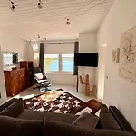 Apartment 8 Islas