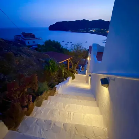 8 Islas Λας Πλάγιας